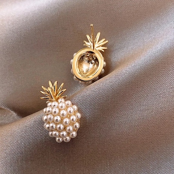 Pearl Gold Plated Stud Earrings - Picture 4 of 6